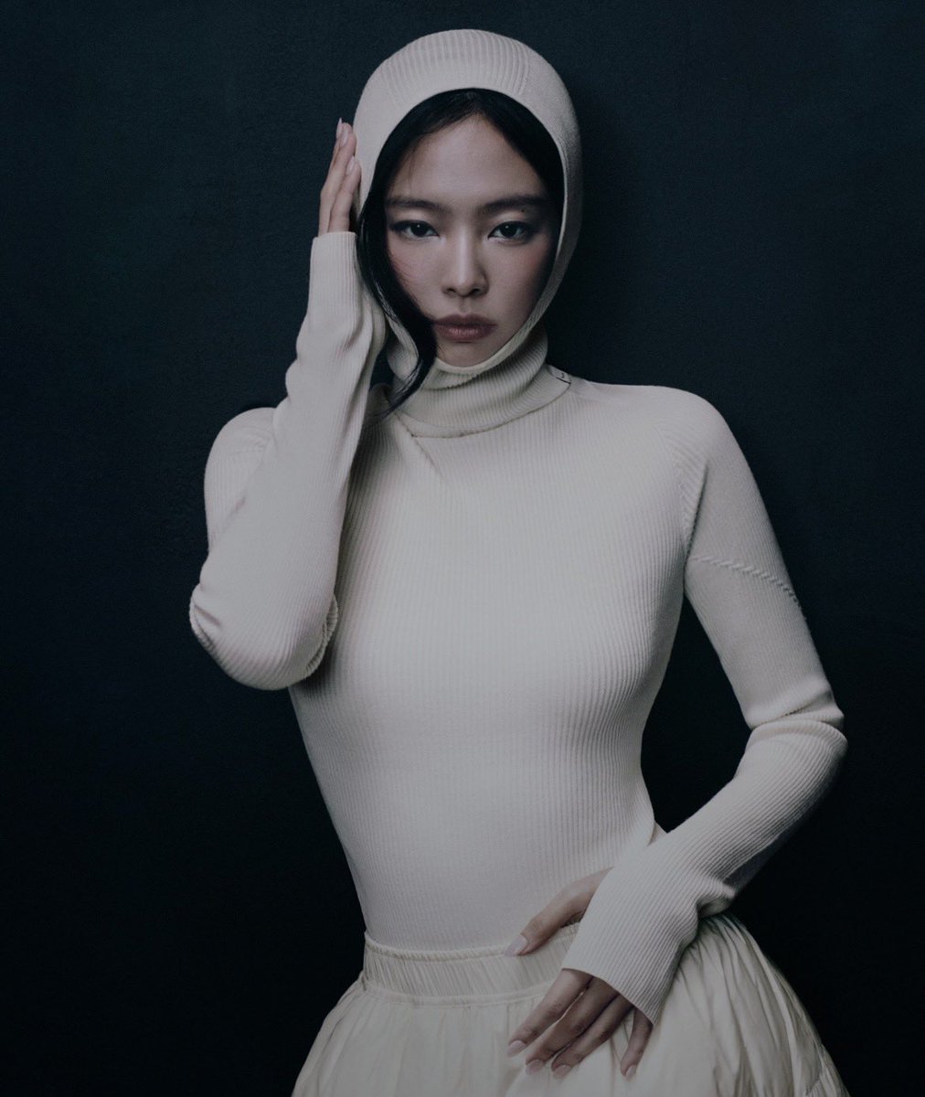 jenniescharts's tweet photo. JENNIE has spent over 20 weeks in the Top 10 of Billboard Hot 100 becoming the first K-pop soloist to achieve this milestone in the chart’s 68-year history https://t.co/DLbQM32SBs