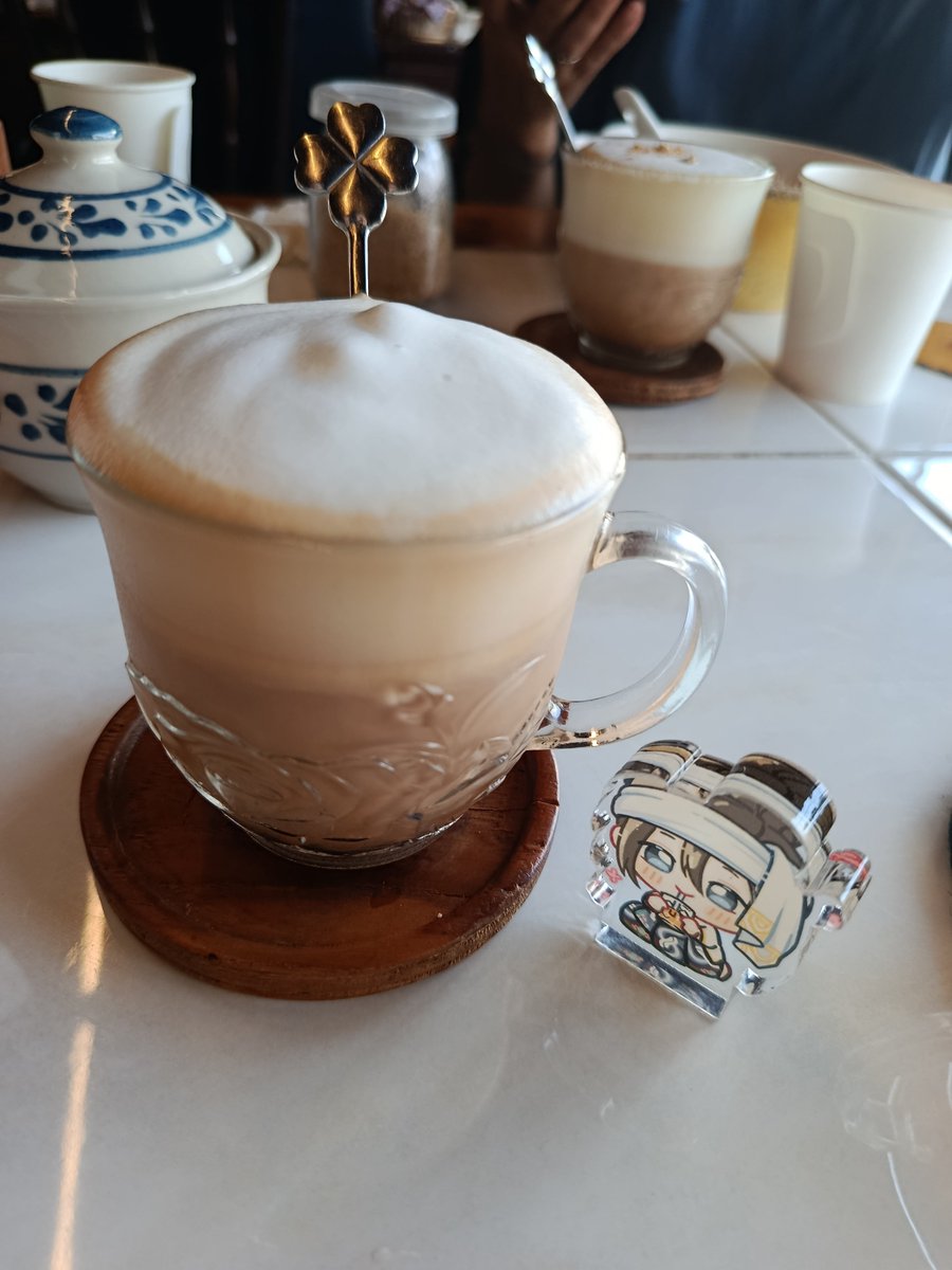 TinybirbCookies's tweet photo. พาเจ้าพี่มาดื่ม Myanmar tea 

ที่ ซีเปียวพาณิชย์ ร้านอาหารเช้าเก่าแก่ตรงถนนสายกลางเมือง #เชียงราย 

ไว้มาทำเธรดพาเที่ยวดีกว่า 

#อโยธยาเอยาวดี https://t.co/AyWqHf2tLg