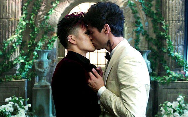 thewritingkoala's tweet photo. Ah, you mean #Malec

#Shadowhunters #SaveShadowhunters https://t.co/rbiTEuX435