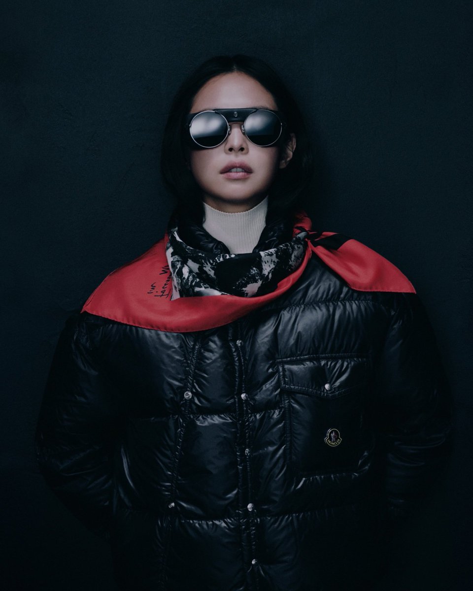 viraltakes's tweet photo. Jennie looks absolutely stunning for MONCLER https://t.co/aTyqmVNoob