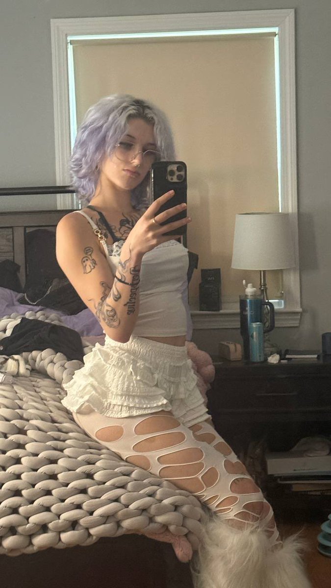 LuNa_BeLl71's tweet photo. Ill respond in a bit lemme just admire myself https://t.co/1TnUpL8FZt