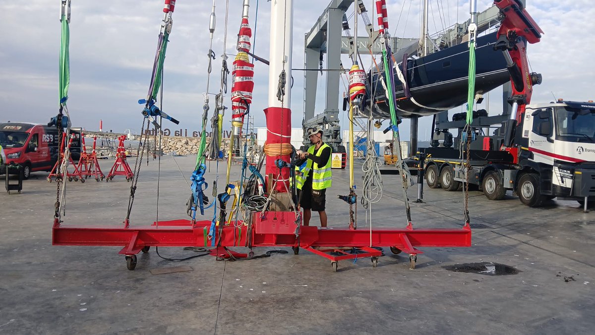 RSBRigging's tweet photo. Jersey Pearl’s rig coming out in Vilanova.

Unstepping a rig like this is all about preparation and control. 

Then it’s down onto the trestles ready for the next stage of the work.
Plenty going on, but a smooth unstep from the team.

#RSBRigging #RigUnstep #SuperyachtRigging https://t.co/t2RB9EgTCR