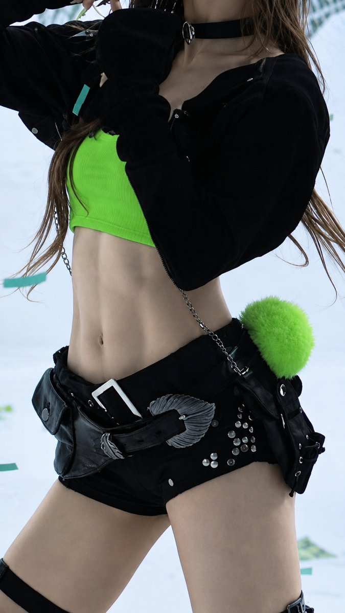 just_ruruka's tweet photo. the body?? holy shit https://t.co/oSxx9XCF5t