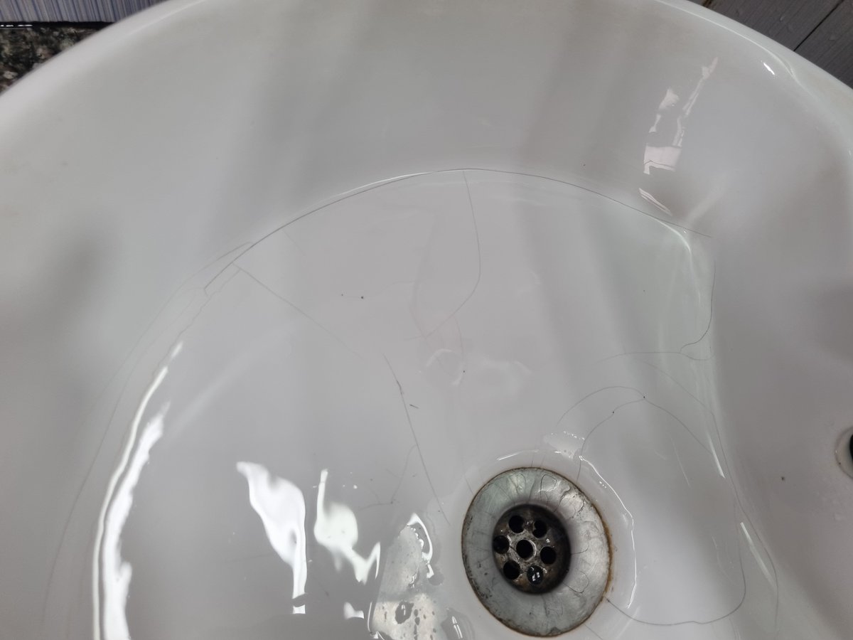 JordenJigmie's tweet photo. Dear @Hindware_India, what would be an approximate life of  an ITALIAN COLLECTION bathroom / sanitary ware. Mine is developing cracks by itself in one of them where as others are fine.
It's been almost 7 years since we fitted now dont ask me the receipt. https://t.co/628VJ7g3uj