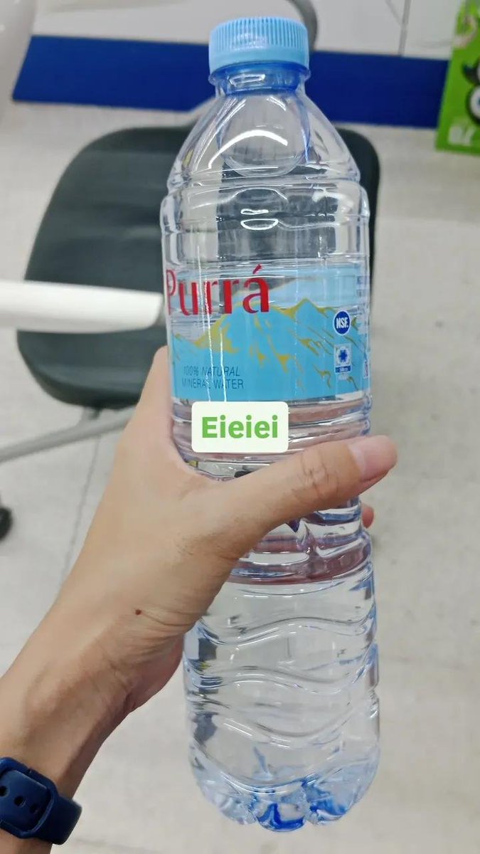 Ampcrms21's tweet photo. ปกติกินแต่น้ำก๊อก🙂↕️😭
#MiuNatsha #หมิวณัชชา
#PurraMineralWater
#TheFinestfromWithin https://t.co/PyLgTt8u2r