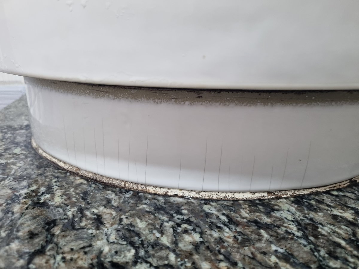 JordenJigmie's tweet photo. Dear @Hindware_India, what would be an approximate life of  an ITALIAN COLLECTION bathroom / sanitary ware. Mine is developing cracks by itself in one of them where as others are fine.
It's been almost 7 years since we fitted now dont ask me the receipt. https://t.co/628VJ7g3uj