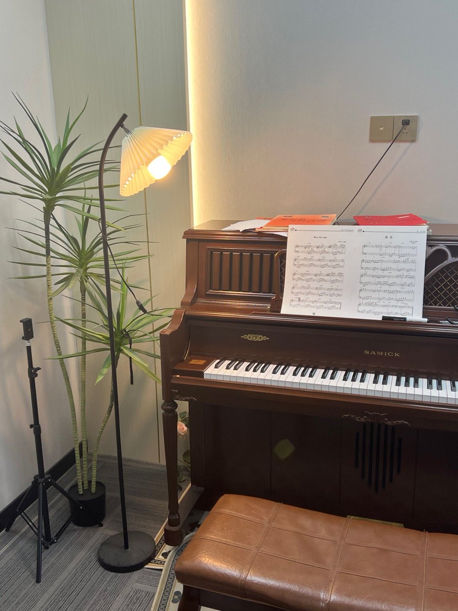 remix00123's tweet photo. [肯寿得琴栈という古風で素敵な場所を発見！心地よい音楽と温かい時間が流れる、特別な空間だ。]， https://t.co/JVKrQ5Od0s