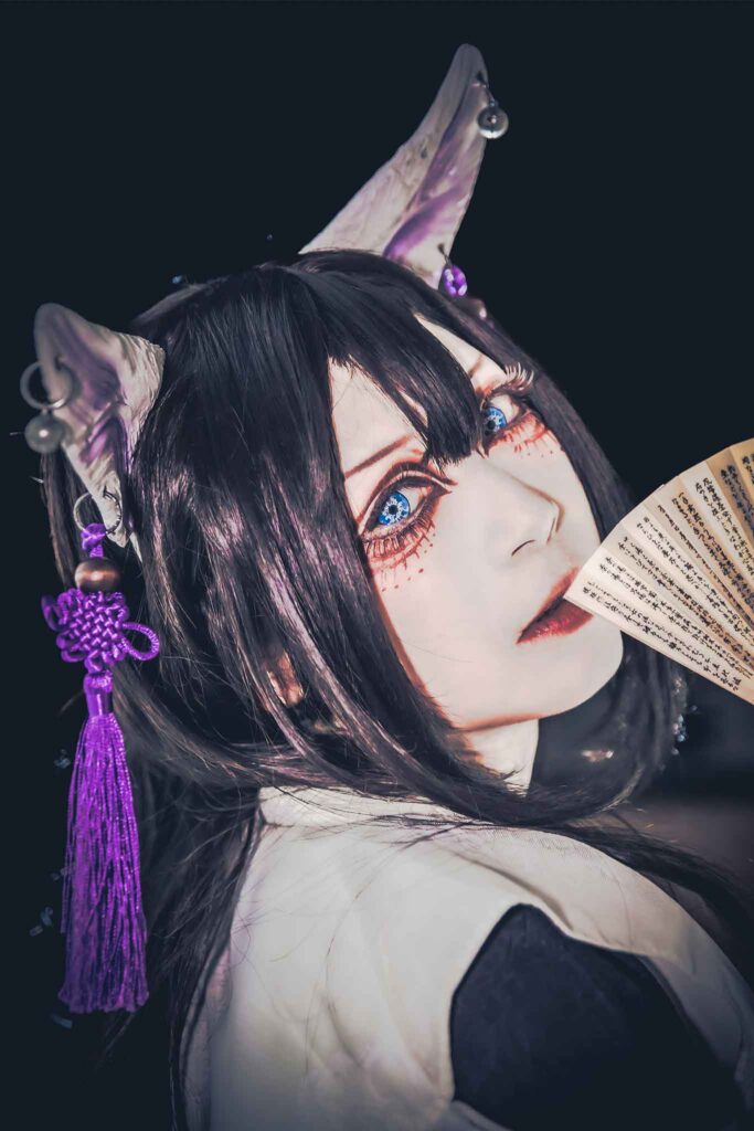 AidaKazunari's tweet photo. 【妖業師 第2期募集 開始！】

あなたの中に眠る妖怪、呼び覚ましませんか？

妖怪屋では、イベント・催事・神社行事などに"妖怪"として登場し、来場者とのグリーティングを通じて「人の心に残る時間」を届けるプロの妖怪＝妖業師（ようぎょうし）を募集します。

ときに怖がらせ、ときに親しみを込めて。
その場の空気を読み、最もふさわしい妖怪として"存在"する。
それは単なるコスプレではなく、「生きた演出」です。

🏮主な活動
・妖怪行列／肝試し／盆踊り／縁日などのイベント出演
・グリーティング、写真対応、演技
・企業案件・PR出演・SNS動画 など

🏮こんな方を求めています
・「自分が楽しむ」より「相手を楽しませる」を大切にできる方
・全身表現・声・距離感で妖怪になりきれる方
・クライアントの求める妖怪像に合わせて演じ分けられる方
・対面での交流が好きな方
・メイクができる方

🏮待遇など
・案件ごとにギャランティお支払い
・所属費なし／他所での活動制限なし
・スポット出演も継続もOK
・衣装・メイクは基本各自用意（貸与・相談可）
・早ければ年内のイベントから、2027年より本格稼働
🏮応募資格
・18歳以上（学生・社会人・副業OK）
・現地での活動が可能な方
・妖怪姿での撮影・SNS顔出しに協力いただける方（案件による）

📅応募締切：10月21日(水)
選考：書類審査 → オンライン面談
※書類審査は無料
▼応募はこちら（全身がわかる妖怪姿のお写真をご用意ください） https://t.co/jJticoo4we

▼妖業師とは
 https://t.co/ohKWV0EuGN
真面目に、妖しく、変化（へんげ）できる方のご応募をお待ちしています。

#妖業師 #妖怪屋 #妖怪 #オーディション #キャスト募集 #妖怪コスプレ