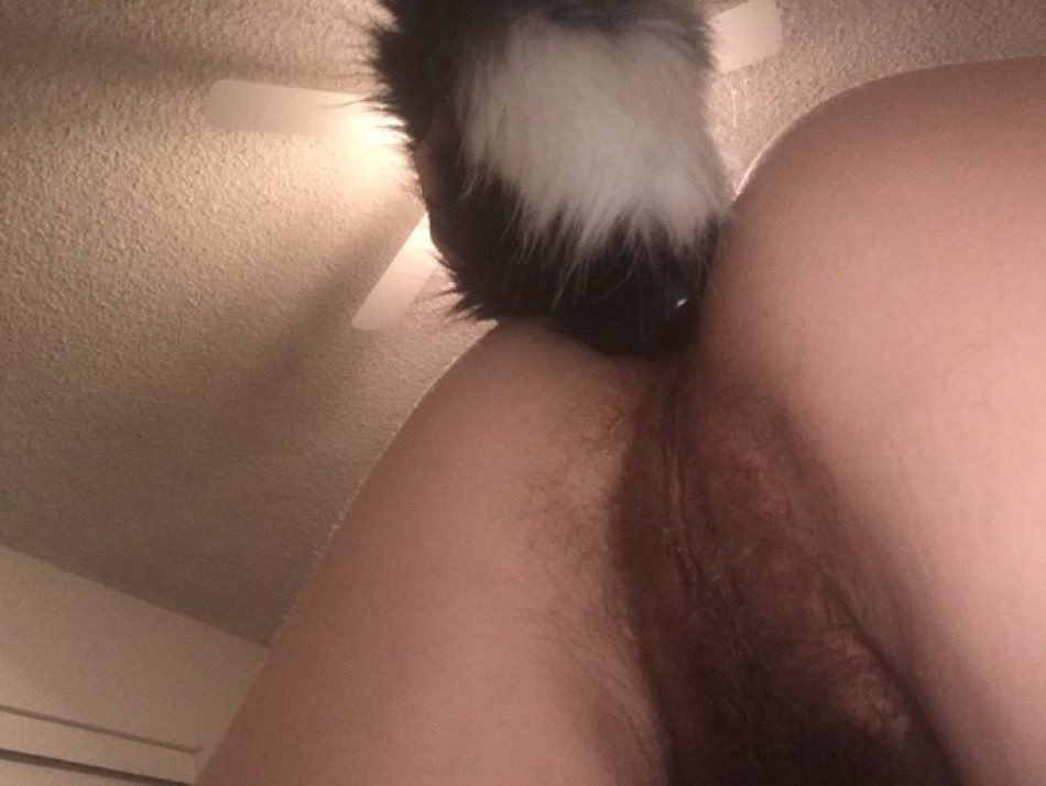 Lunnasosoft's tweet photo. #buyingcontent I’m better than ur current gf get over her cum see what this 🐱has to offer 😋😋😋 https://t.co/W6mJrfLJuC
