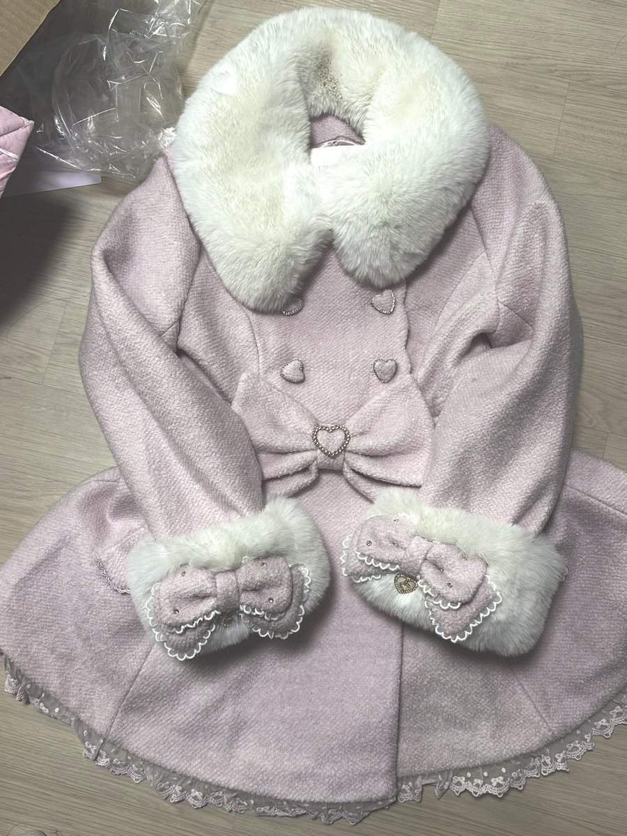jeii444's tweet photo. 한국어버전)
공익을 위해알립니다 이코트 존나 귀여움
바스트 크다 좀 힘들다 통통하다 좀 힘들다
하지만 롱코트 이거 왜 인기없는지 모르겟 https://t.co/FWPrKidf7G