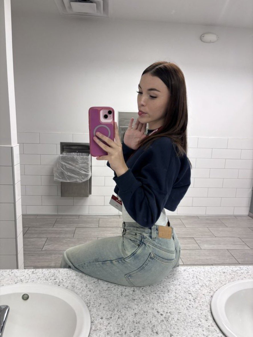sweetbbykailyn's tweet photo. I just want to humiliate you, ruin you , destroy you, brainwash you and make you deep in debt for me?

Tribute and approach and let’s start your journey over to the dark side 😈

#Findom #paypig #humanatm #goon https://t.co/QasS7TP6w5