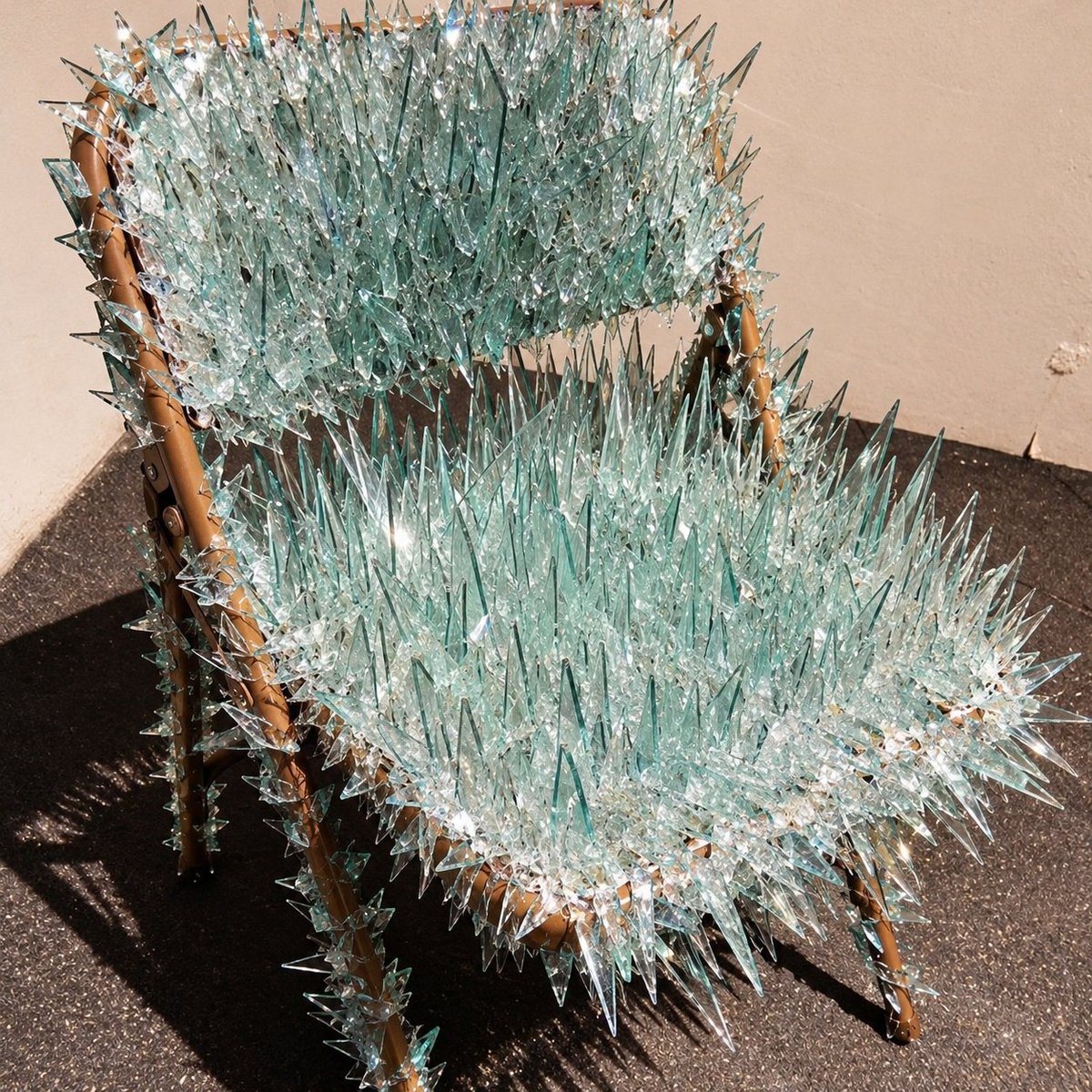 Oyepriyankasun's tweet photo. Hey @grok Which historically famous person deserves to sit in this chair? https://t.co/Fe7HkFrGwc