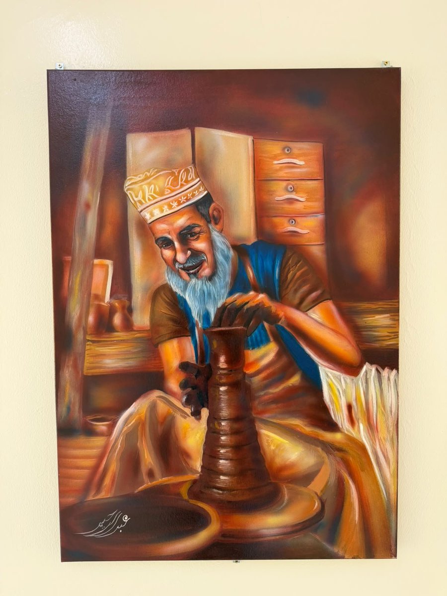 EduGovDkh4327's tweet photo. بصمة ابداع
للأستاذ عبدالرحيم الصعيدي - معلم الفنون البصرية - في ممرات وجدران المدرسة، لوحات متنوعة تجسد الموروثات العمانية، رسمها بأنامه المبدعة، كل الشكر والتقدير للأستاذ عبدالرحيم على هذا التنوع والاثراء. https://t.co/0A2z4eqShu