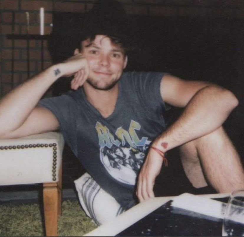 sabbyirwin's tweet photo. “making a username is so hard” 

I thought of these two icons who need to make music together and made sabbyirwin history https://t.co/RyzEZsrjQR