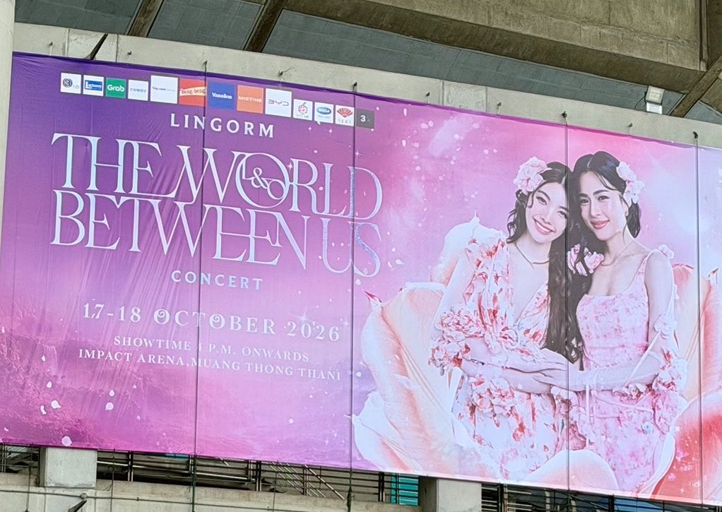 KMayaKwangbae's tweet photo. ห้ะLINGORM THE WORLD BETWEEN US CONCERT คอนเสิร์ตอิมแพค2วันของหลิงออม 
มีสปอนเซอร์11แบรนด์แล้วหรอ 😭👏🏻
https://t.co/c4xRYXSIZd
beng-beng
Vaseline
MISTINE
BYD
Lactasoy 
Grab
COWAY
Bite Me
Mega We care
SUSHI SEKI

cr: ZeA_10203040 https://t.co/KNf9jCppTV