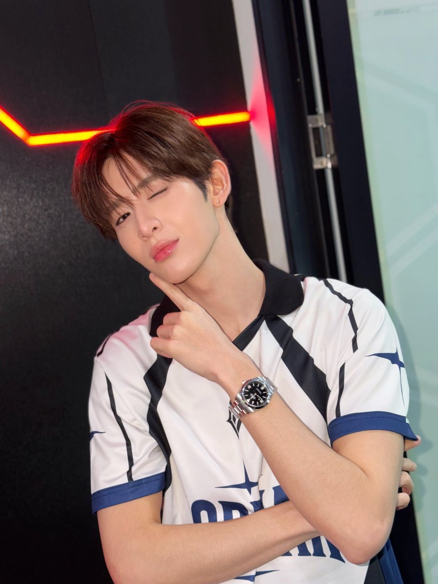 DomundiTV's tweet photo. พบกับ “เจมส์ศุ” @Jamessu_w ได้ใน RoV T-POP Tournament ✨

รับชม Live ได้ทาง
🔗 : https://t.co/49Itu9VkO0
🔗 : https://t.co/zZbgh95rtU
🔗 : https://t.co/K9xSjXOjA9

#RoVTPOPxJamesSu
#RoVTPOPTournament https://t.co/9Ndq93SyxR