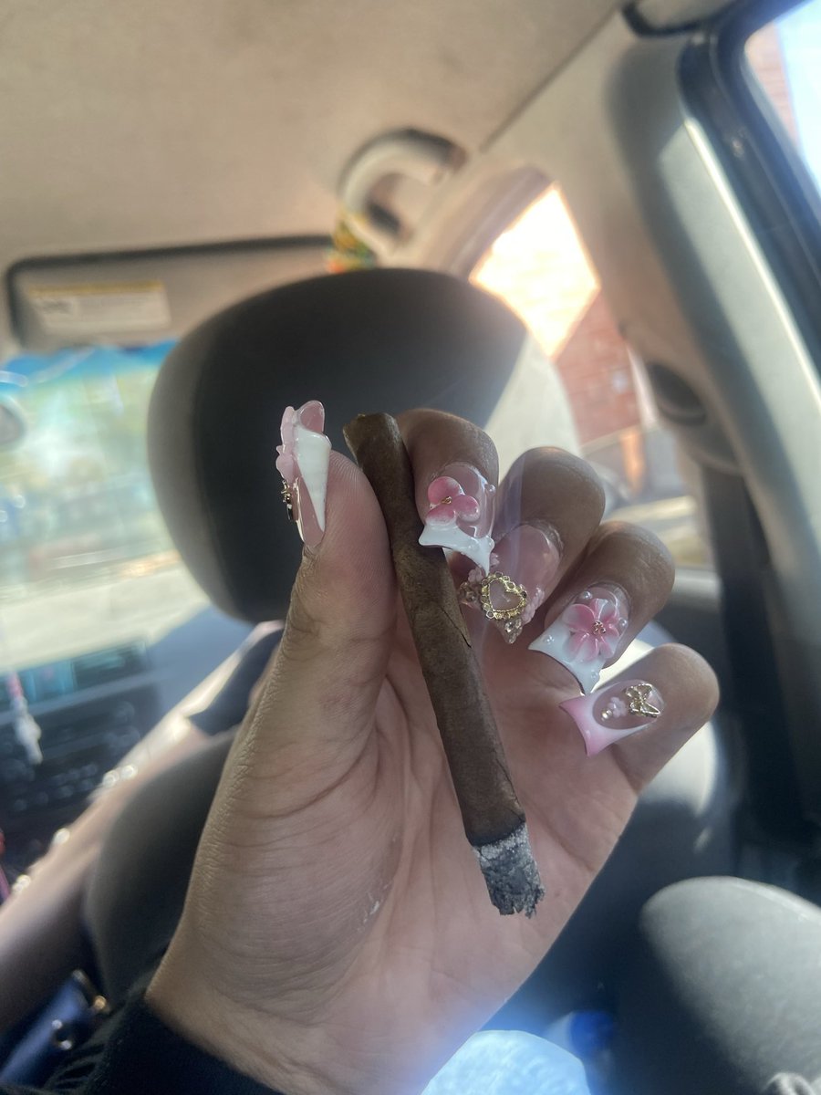 yourfavtrans303's tweet photo. Let’s smoke n fuc-ķķ ?🙈 https://t.co/0EvIsanDL0