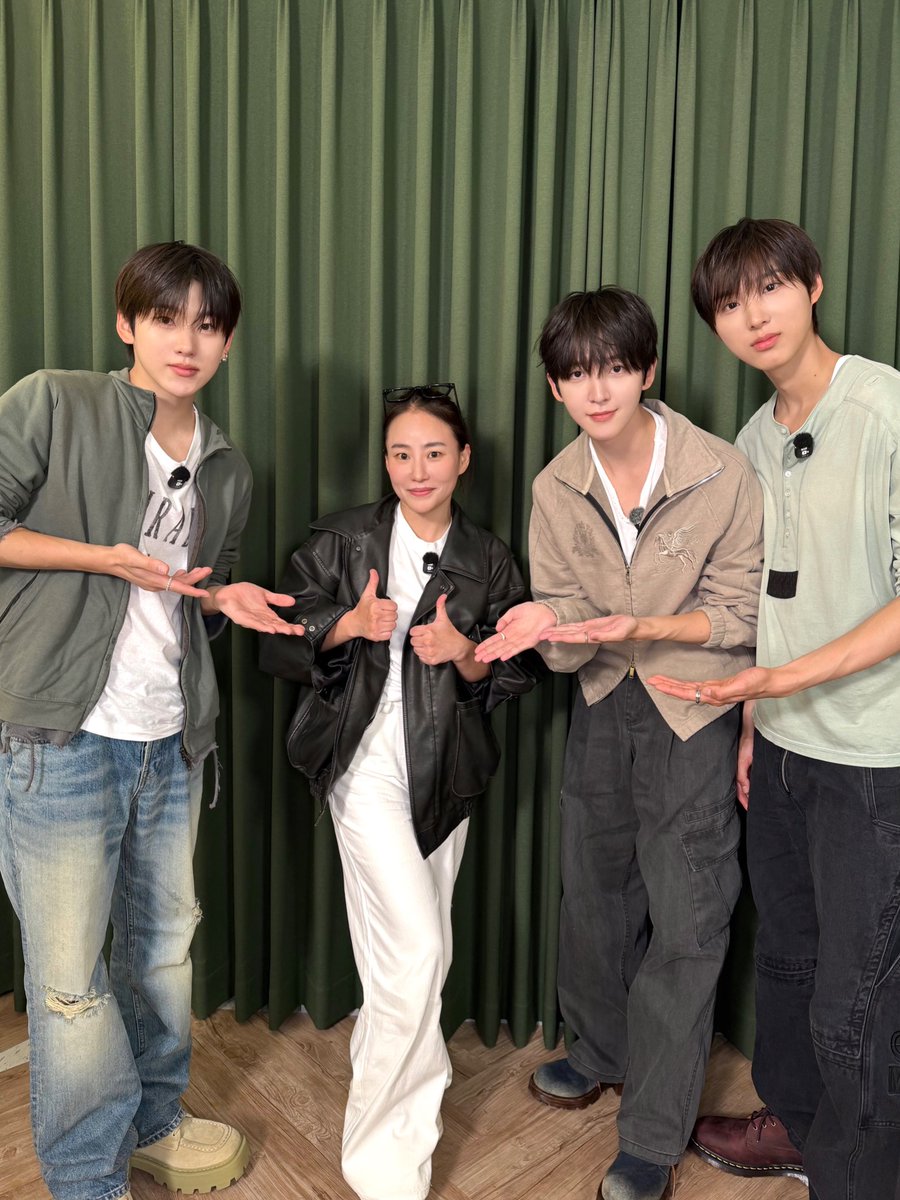 kickflip_jype's tweet photo. 📸ᴋɪᴄᴋᴋɪᴄᴋᴅᴀʏ

261015
조현아의 평범한 목요일 밤

#KickFlip #킥플립 
#KICKOFFTHEWALL_Pt1 https://t.co/KlX0wYP6Lu