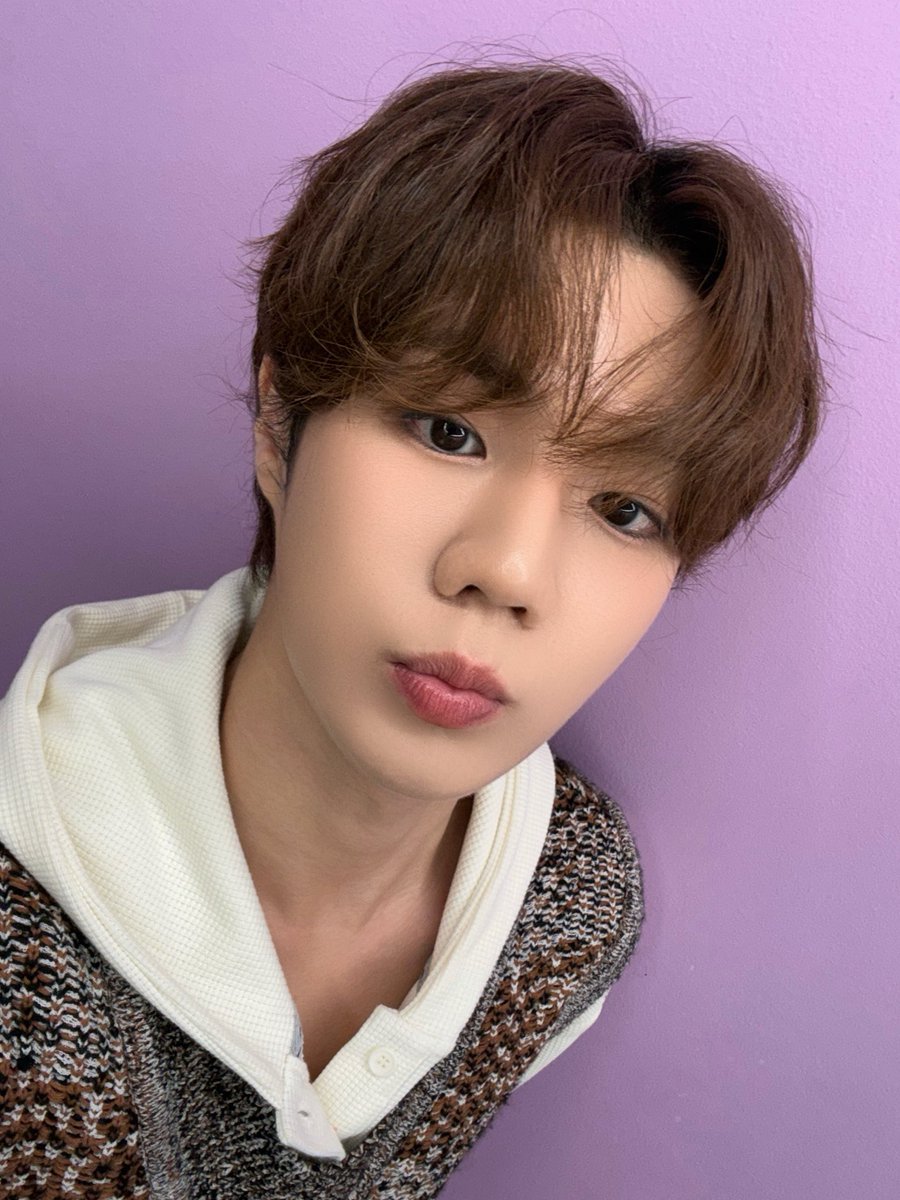 ASC2NT_OFFICIAL's tweet photo. [📷_ #레온]

[ 🎁 =^._.^= ∫ ]

#어센트 #ASC2NT
#REON https://t.co/1izxmaoERe