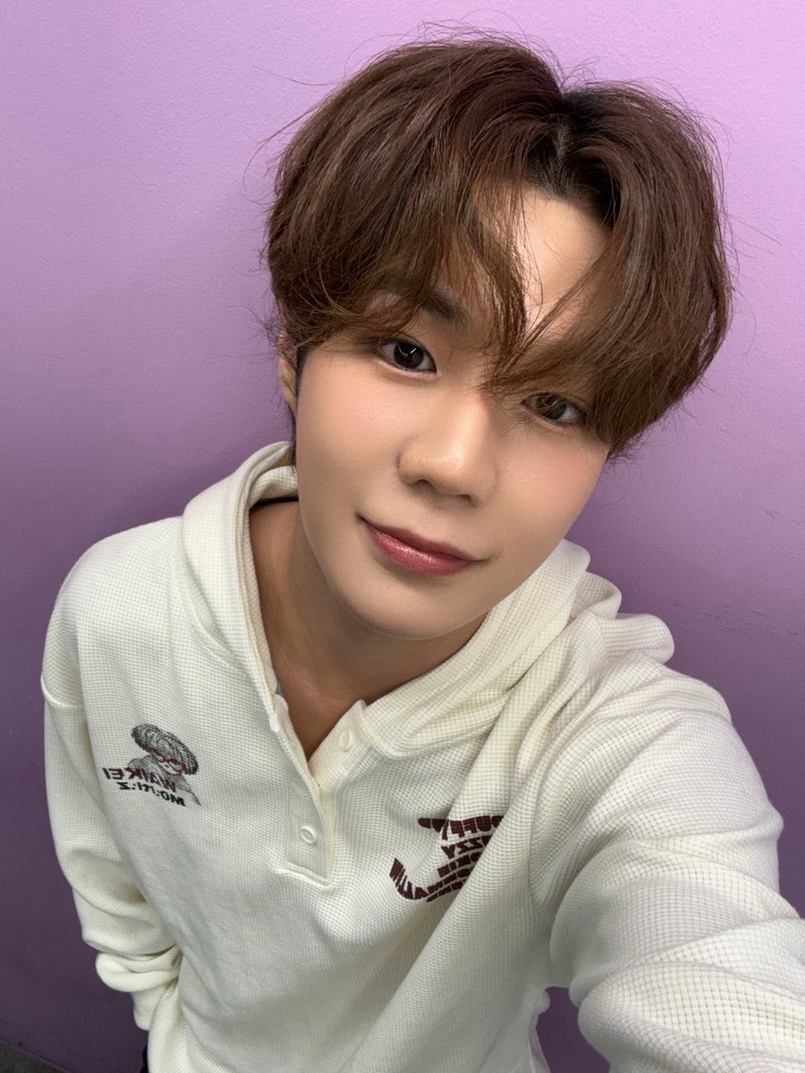 ASC2NT_OFFICIAL's tweet photo. [📷_ #레온]

[ 🎁 =^._.^= ∫ ]

#어센트 #ASC2NT
#REON https://t.co/1izxmaoERe