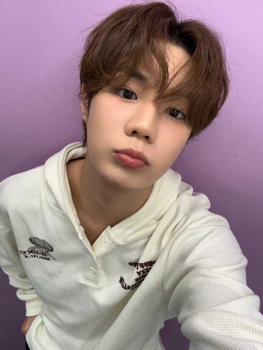 ASC2NT_OFFICIAL's tweet photo. [📷_ #레온]

[ 🎁 =^._.^= ∫ ]

#어센트 #ASC2NT
#REON https://t.co/1izxmaoERe