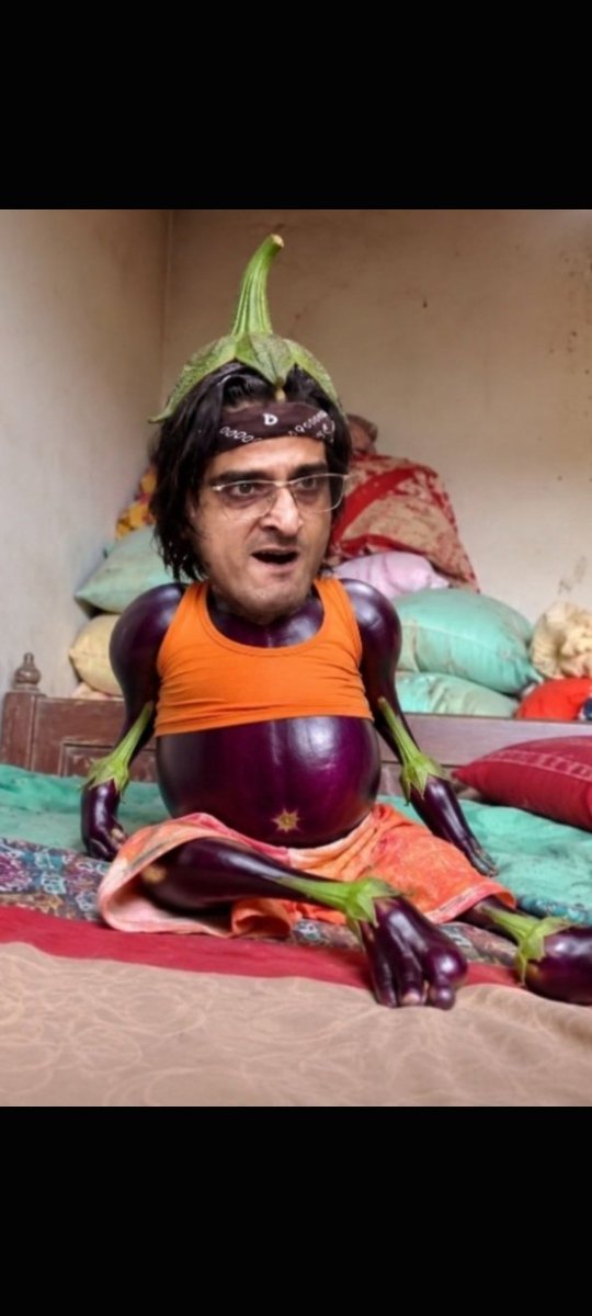 youtubemp49's tweet photo. Ye bhata 🤣 https://t.co/8ThL49CxUY