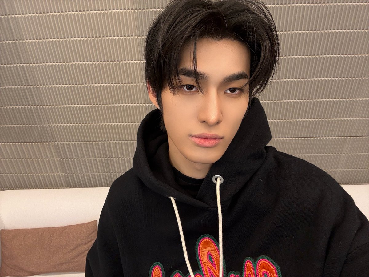 82Message's tweet photo. [#찬이러그]
straightttt

#82MAJOR #82메이저 #에이티투메이저
#윤예찬 #YOONYECHAN https://t.co/PiGj81zcjJ