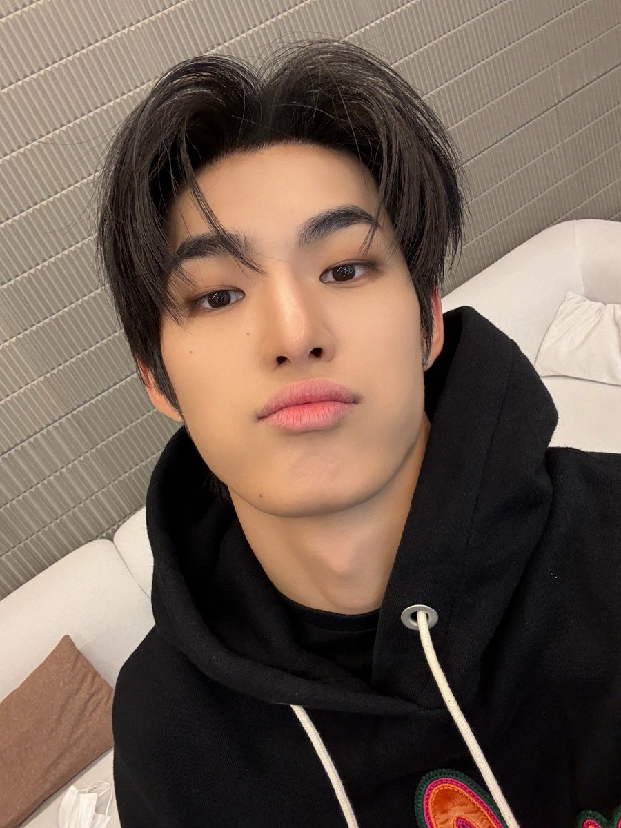 82Message's tweet photo. [#찬이러그]
straightttt

#82MAJOR #82메이저 #에이티투메이저
#윤예찬 #YOONYECHAN https://t.co/PiGj81zcjJ