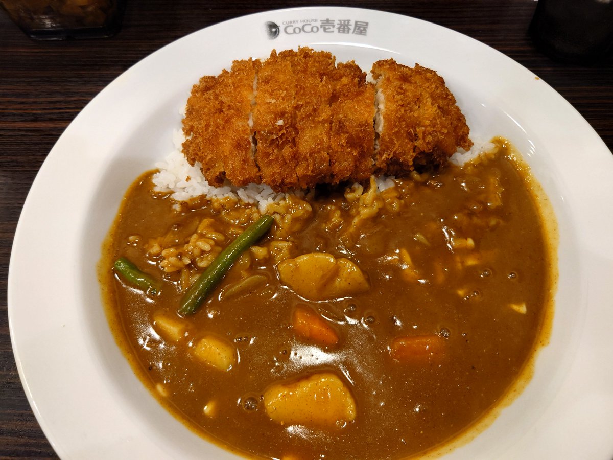 torazo2's tweet photo. CoCo壱番屋（手仕込みチキンカツ、ハーフチーズ、ハーフ野菜、3辛、250g） https://t.co/DUB4OBYR0P