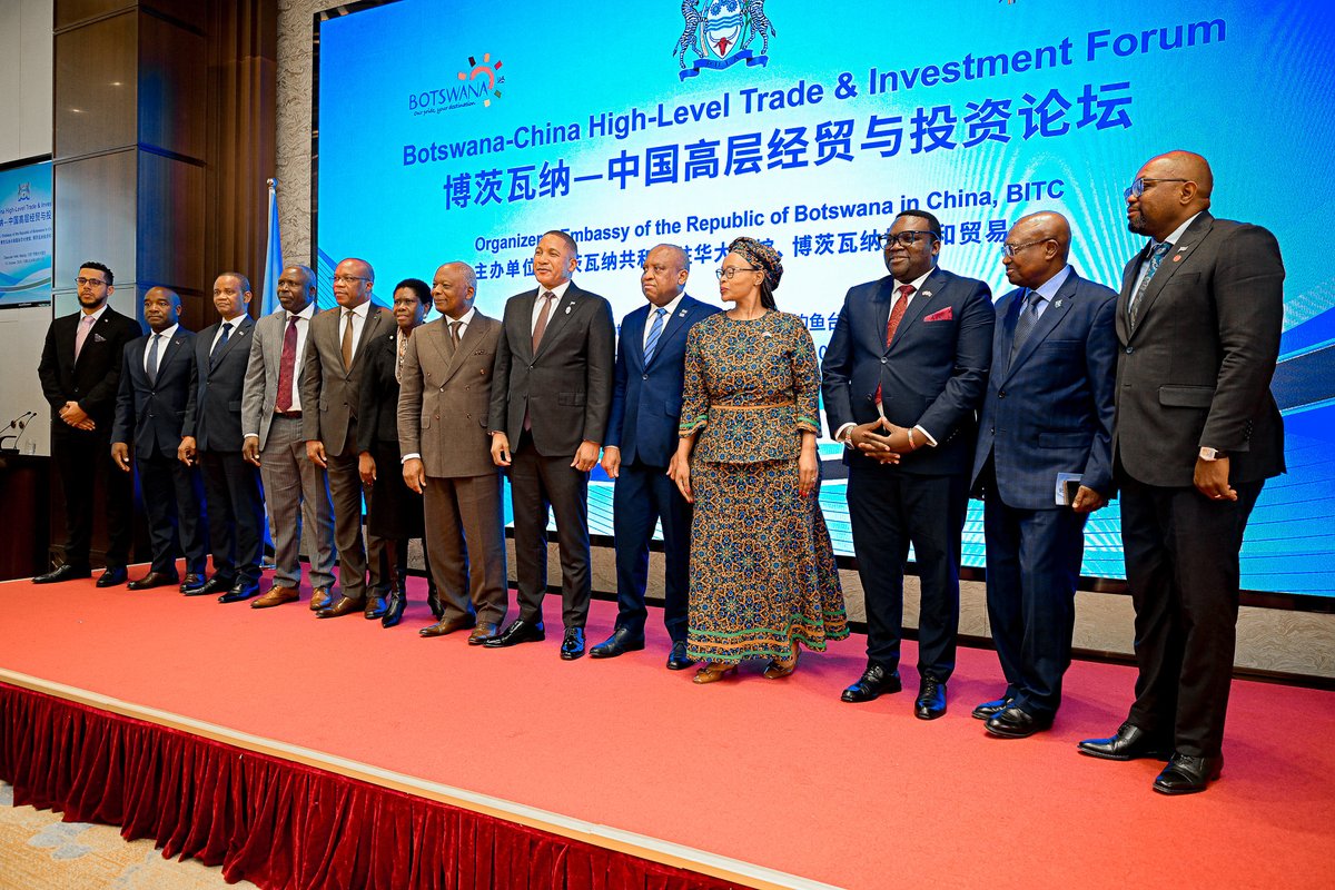 BWPresidency's tweet photo. 🇧🇼🇨🇳 The Botswana–China Business Forum brought together 30 Botswana companies &amp; around 300 Chinese firms in Beijing to explore trade, investment and partnerships. President Advocate @duma_boko outlined Botswana’s investment priorities &amp; vision for deeper economic cooperation. https://t.co/vtgXtD9umy