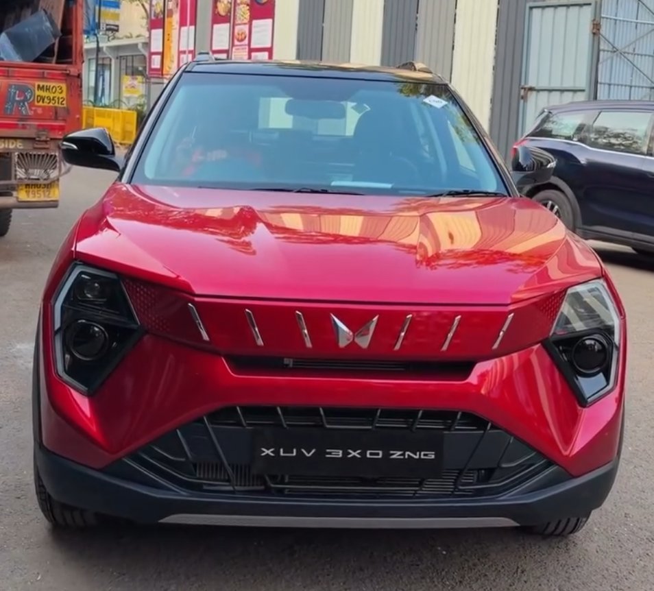 MotorOctane's tweet photo. Mahindra XUV 3XO ZNG (CNG) Launched!

-> Launched @ Rs. 9.99 lakh (ex-showroom)

-> Price Range: Rs. 9.99 lakh - 12.27 lakh (ex-showroom)

-> Price Range: Rs. 11.40 lakh - 14.20 lakh (on-road)

-> 4 variants: MX1 Edge, RevX Edge (O), AX5, RevX A

-> Manual only

-> Underbody dual-tank configuration

-> 1.2L 3-CYL turbo-petrol (MPFi)

-> 110 bhp | 200 Nm (in both petrol & CNG mode)

-> 3rd sub-4m CNG SUV, after Nexon & Brezza