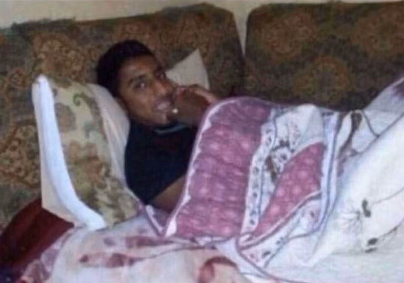 z_iii03's tweet photo. @loveee_192 طيب علميني كم عمرك https://t.co/Cz3g1cMKWA