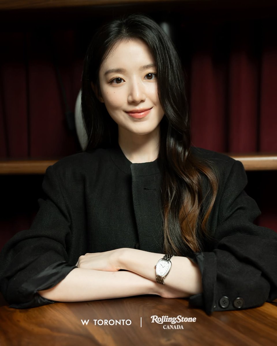 SH0106_archive's tweet photo. 261015 Rolling Stone Canada 인스타 #슈화

Captured during #TIFF with the cast and director of Happily Ever After.

🔗https://t.co/Yh3MfrEXZZ

#IDLE #아이들 #アイドゥル
#SHUHUA #舒華 #シュファ https://t.co/GsFMEqQS48