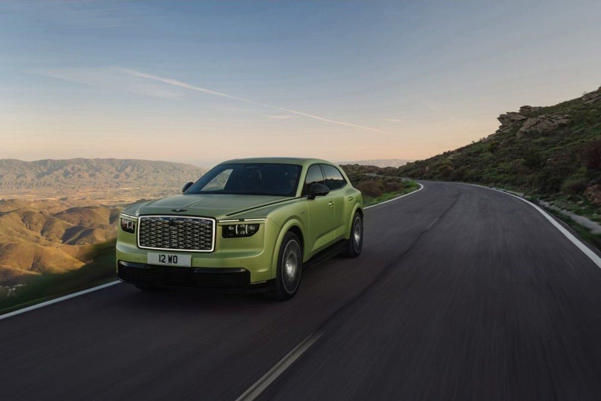 ChargeNewsCAN's tweet photo. Bentley Ditches 2030 All-Electric Target and Pushes to 2035, Debuts Torcal

https://t.co/JMwZWyNPtT

#EVs #EVCanada #Canada https://t.co/tDzWUMp1YB