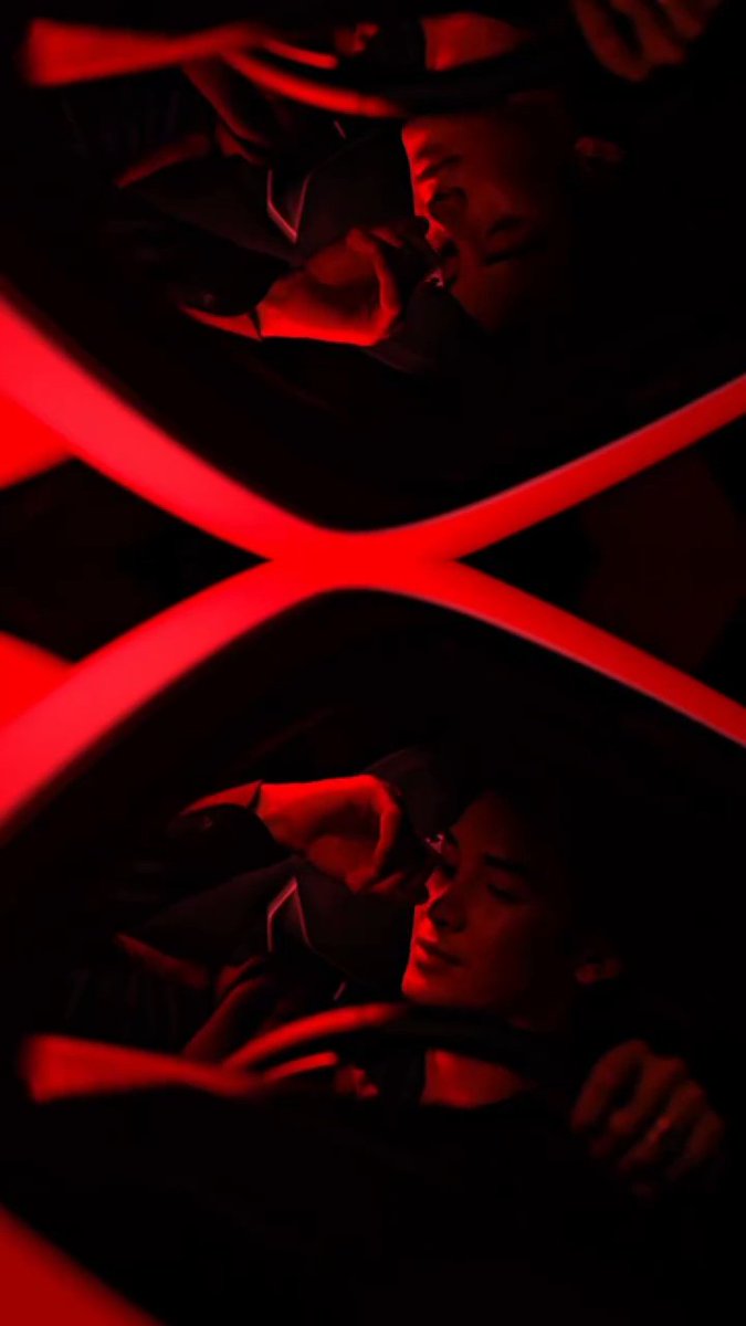BIGFUT555's tweet photo. Apo on a regular work day: sitting in a Ferrari car and selling porcelain skin 🔥🔥
#SkinCeuticalsTHxAPO #SkinCeuticalsTH #Ptiox
#ApoNattawin https://t.co/FExYHCbX9q
