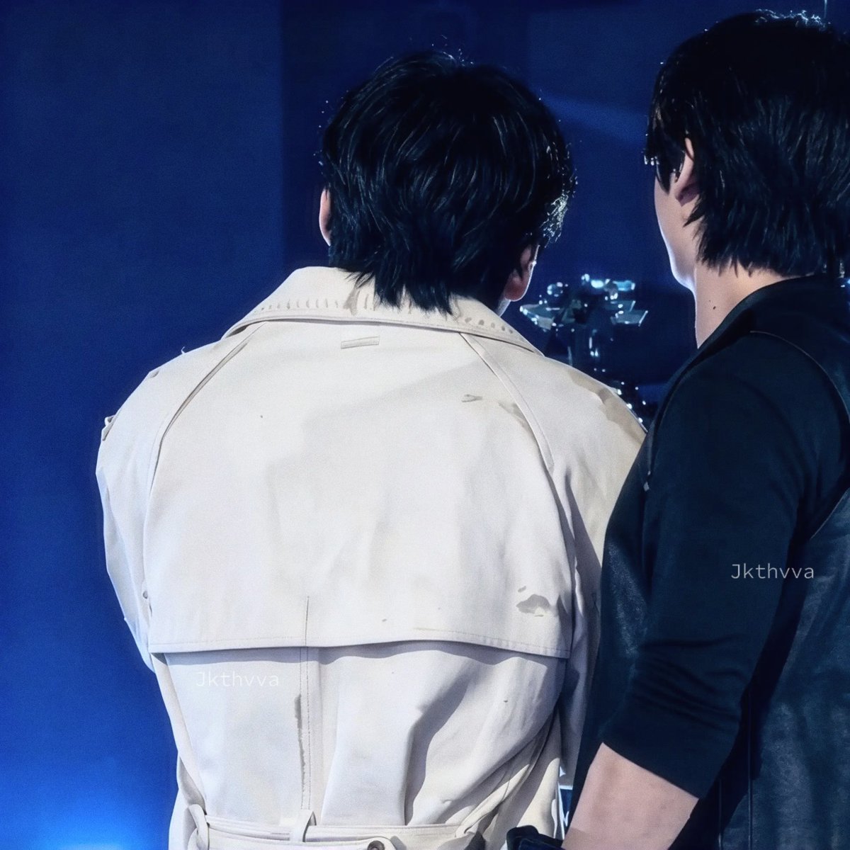 Jkthvva's tweet photo. EXCUSE ME TAEKOOK BUT WHY ARE YOU SO CLOSE?!! https://t.co/tCNDTPCBbk