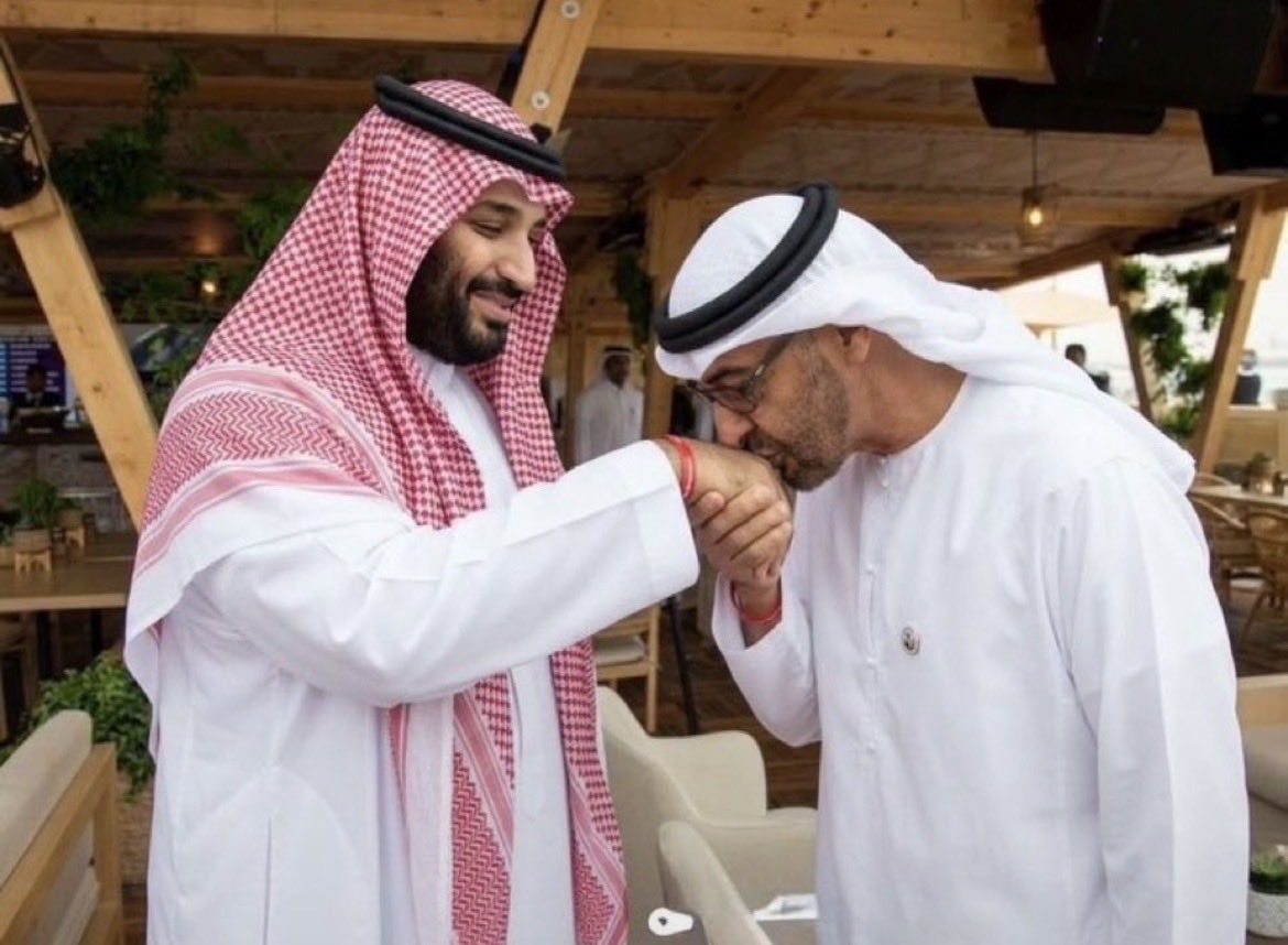 J_Qmd07's tweet photo. @pa80738 يمسح سعابيل عديم السروال https://t.co/zWujwaQUcr