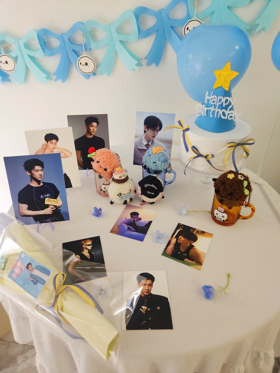gugu_9383's tweet photo. 의미있는 하루 보내게 해주셔서 감사합니다💙 경정이 가득한 곳에 있어서 너무 행복했어요! 매장에 나오는 노래들도 전부 경정이 노래여서 행복(* ´ ▽ ` *)  생일축하해 경정아🎂🫶

#天天开心 #白敬亭1015生日快乐 #백경정1015생일축하 https://t.co/1j3aMCw1N0