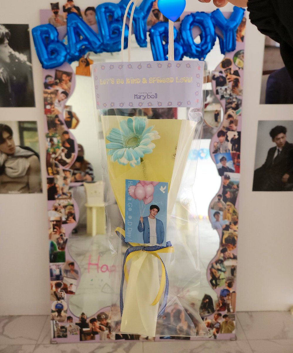 gugu_9383's tweet photo. 의미있는 하루 보내게 해주셔서 감사합니다💙 경정이 가득한 곳에 있어서 너무 행복했어요! 매장에 나오는 노래들도 전부 경정이 노래여서 행복(* ´ ▽ ` *)  생일축하해 경정아🎂🫶

#天天开心 #白敬亭1015生日快乐 #백경정1015생일축하 https://t.co/1j3aMCw1N0