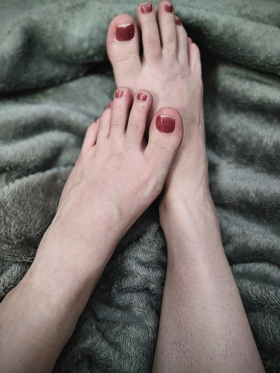 ToeTalyTrouble's tweet photo. I chipped my polish at the gym pool today 😭. Who wants to help me 🤑 pay for pedicure 😉🦶🏼? https://t.co/Tob0GYhQhz