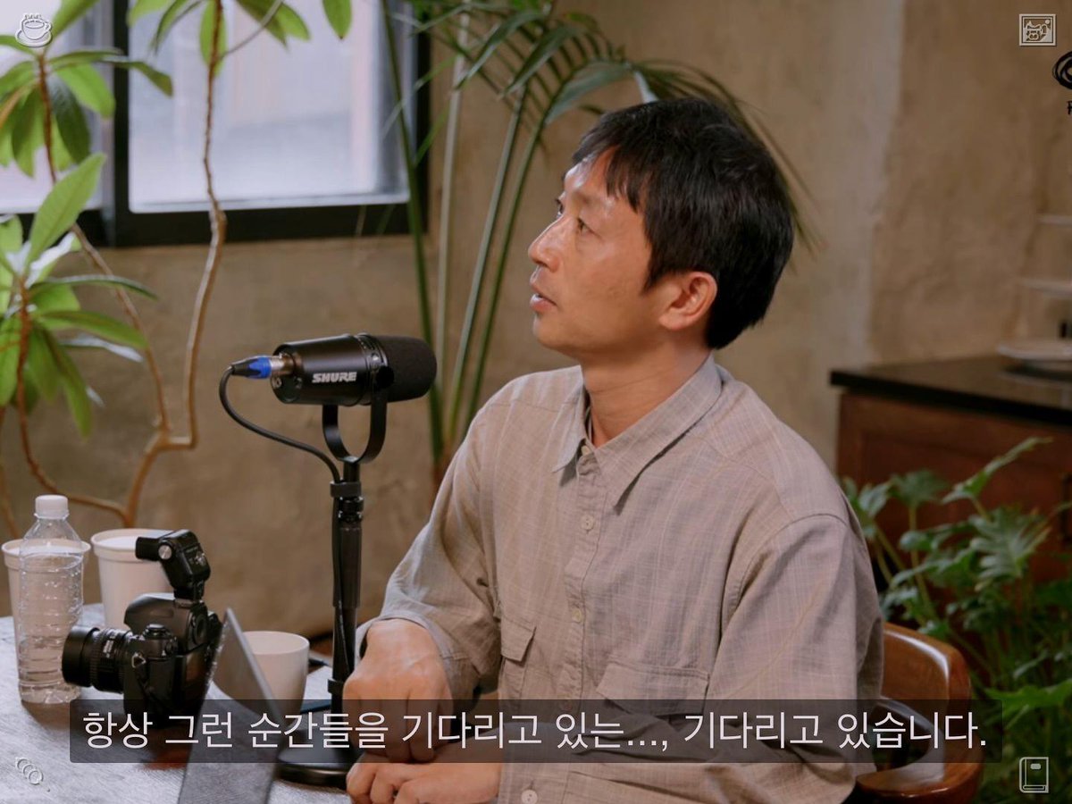 cydbid's tweet photo. On the table lay a book filled with scientific articles. Clara approached, a gentle smile on her face. "Hello! Welcome to Purr Haven. Would you like to get acquainted with the cats? They're all quite friendly and adore being pampered." The young girl nodded, her eyes sparkling w https://t.co/pg2O3hCzal