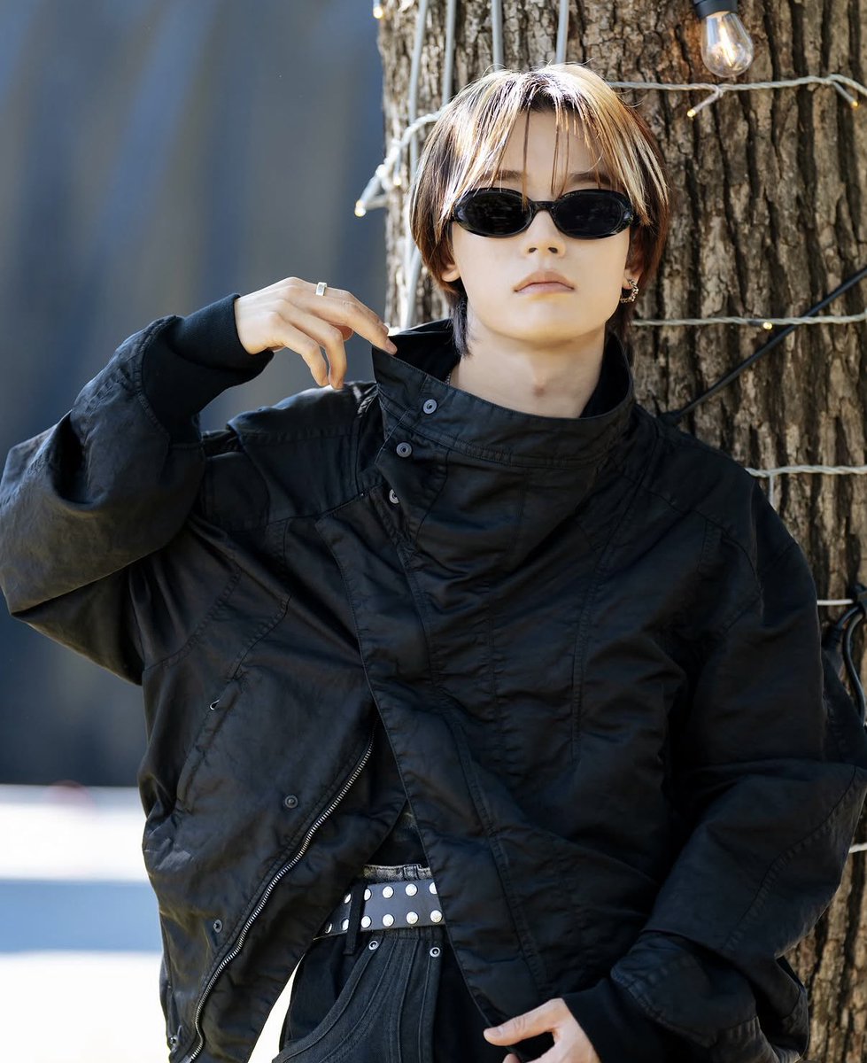 monchan4613's tweet photo. サングラスかけててもかっこいいのが滲み出すぎている🕶️ 🕶️ 💕

かっこよすぎるなほんと🥺💗 https://t.co/9ZbvC6DhV7