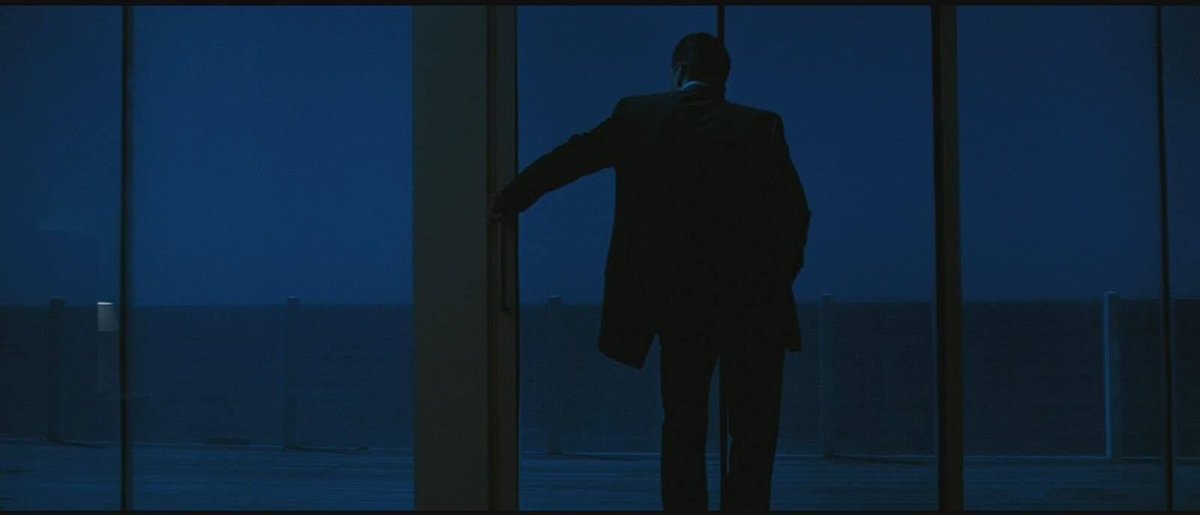 stagheadblues's tweet photo. @clarkslex omggg that's so cool 🥺🥺 i really like Michael Mann's filmography bc of the same blue themeing.. 

guess what my favorite color is.. https://t.co/MOmUKUMZcS