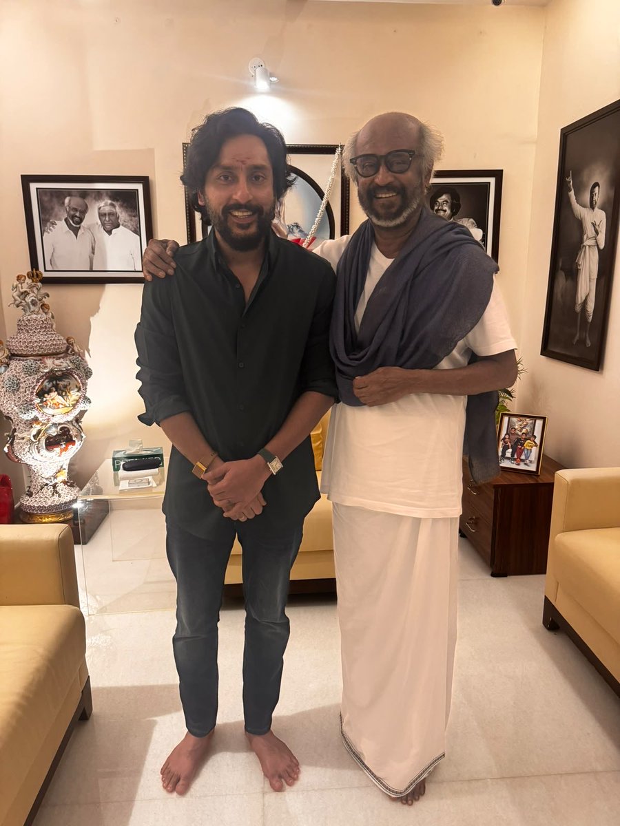 RJ_Balaji's tweet photo. 5 decades...!!! Still a Thalaivar Padam release feels the same..!!!  💥💥💥Superstaaaarrrrrrrrr ♥️♥️♥️ https://t.co/EMfIjzbIkK