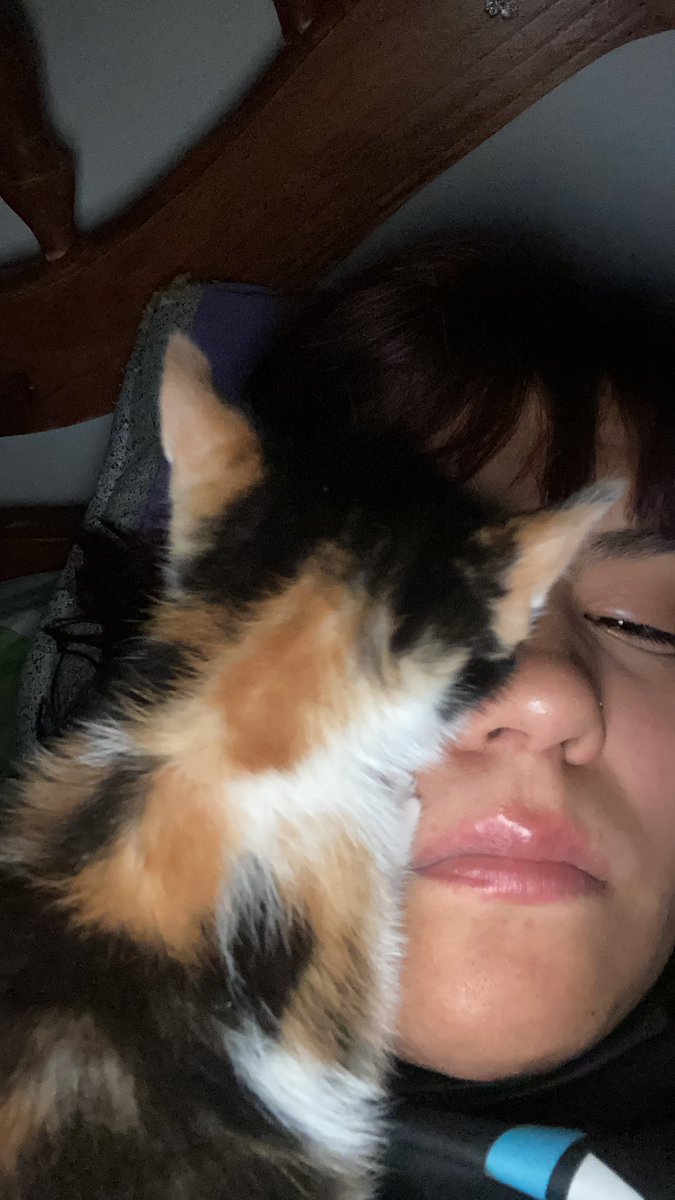 micaelittaa66's tweet photo. Ella chupa mis lagrimas basta😭😭😭 https://t.co/szxbiTf1Y4