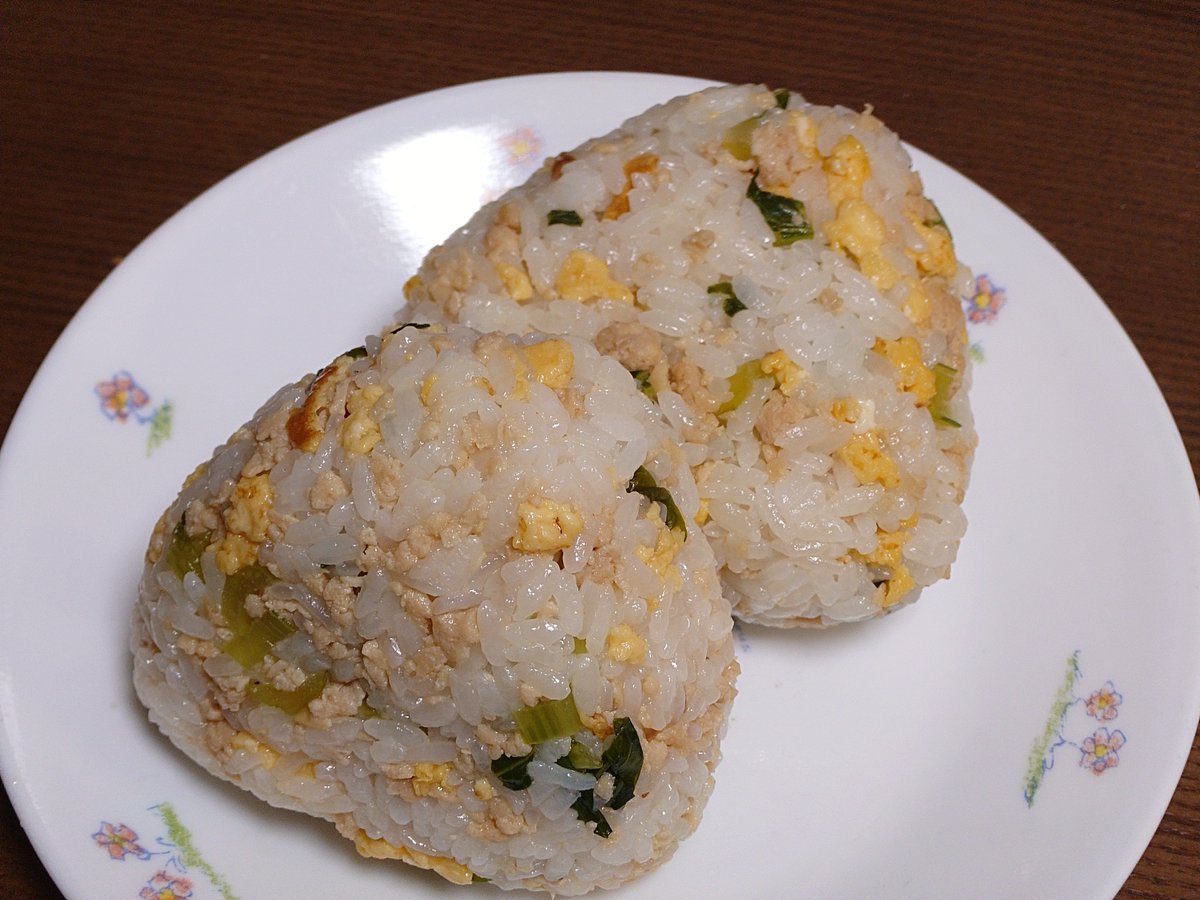 snow_apple_42_'s tweet photo. 三色おにぎり🍙
#OnigiriAction https://t.co/iAH6u2qFge