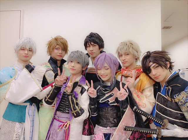 hoshimotoyuzuki's tweet photo. 今日も振り返り！
2019年！

自分の仕事に必死な16〜18年までは自分がどうしたいのか？なんて考える隙はありませんでしたがここにきて初めて自分は何者なのかということを少し考え始めた19年でもあったり。
だけどやっぱり自分という存在がぼやけていたなぁ。

#スタミュミュ
#戦ステ
#カリグル https://t.co/BfMRzymNMn