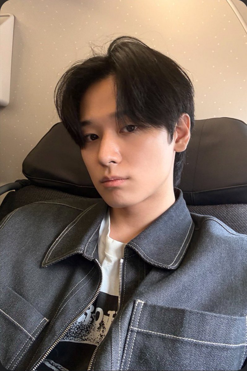 dailyljy's tweet photo. barefaced juyeon is so handsome https://t.co/xH55GNecQP
