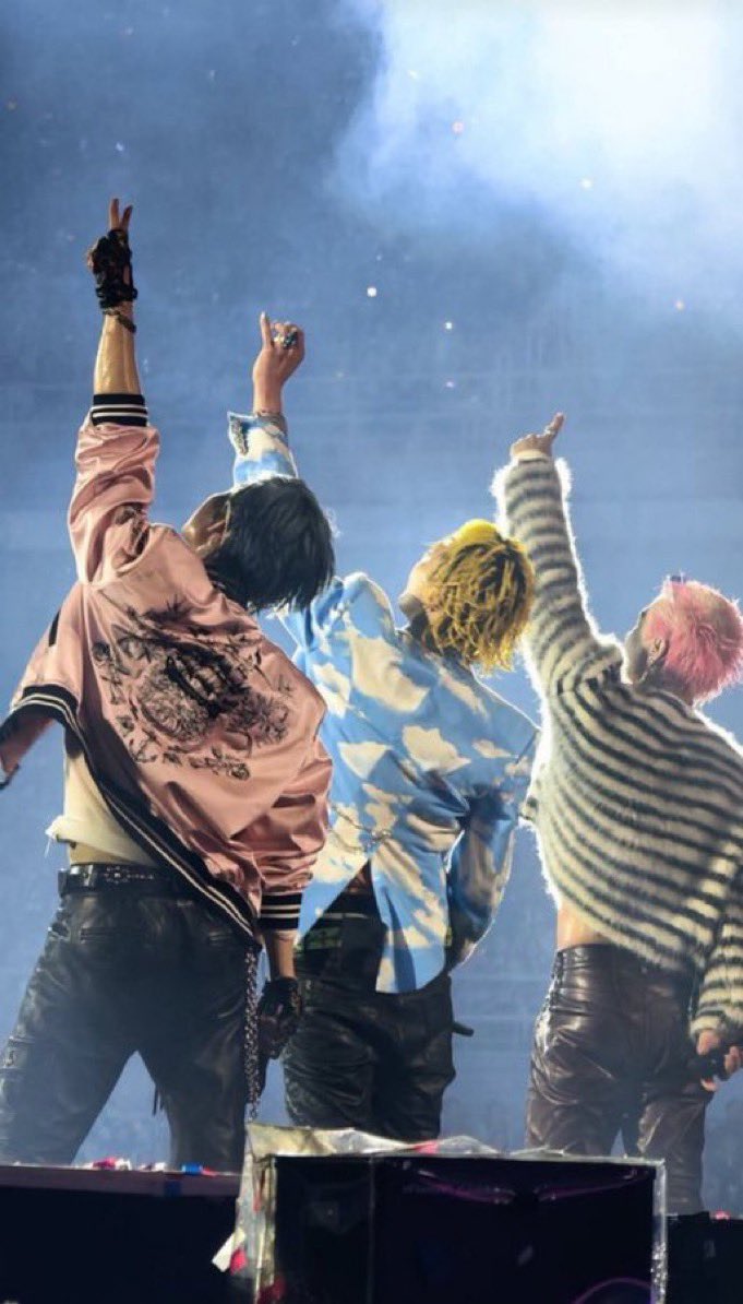 raz_raz_riz's tweet photo. I vote for #BIGBANG on #2026MAMAVOTE https://t.co/atUqADkDfg