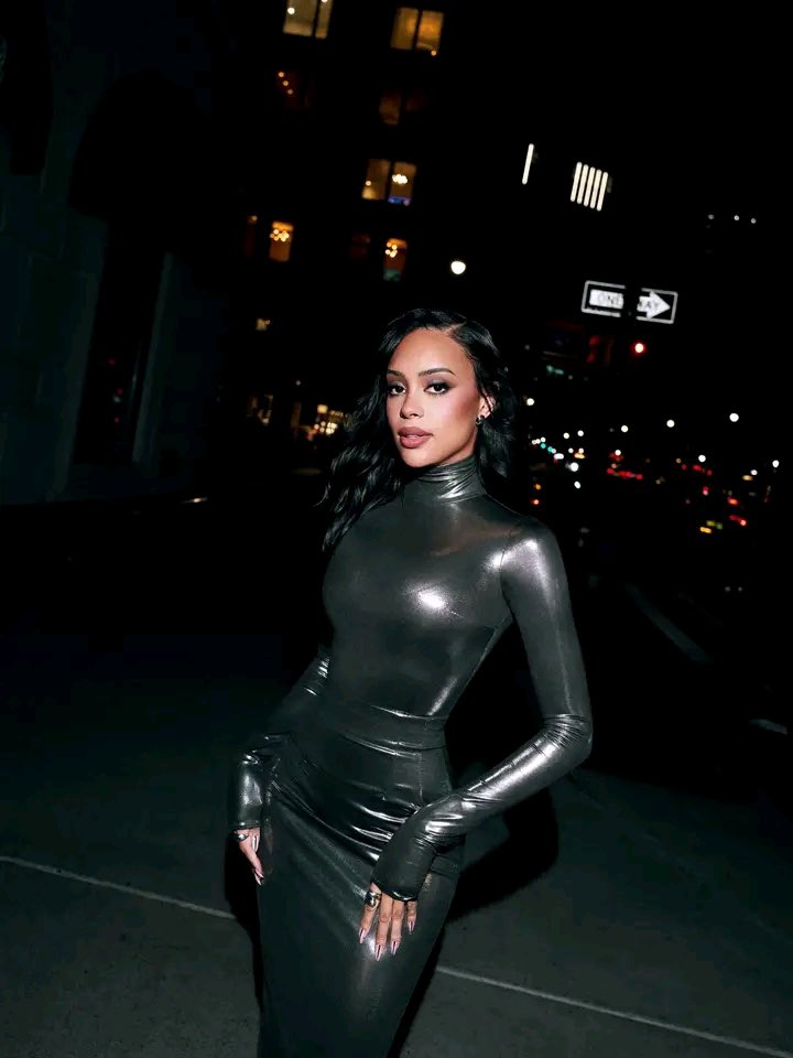 Kristy_Sarah__'s tweet photo. silver surfer but make it LaQuan🩶

#nyfw
full fit LaQuan Smith / Designer
shoes FEMME
styled kris fe
glam Shea➖Houston Makeup Artist 
hair Romario Accime 
photos Arthur Gareev https://t.co/H7LOoWeyTA